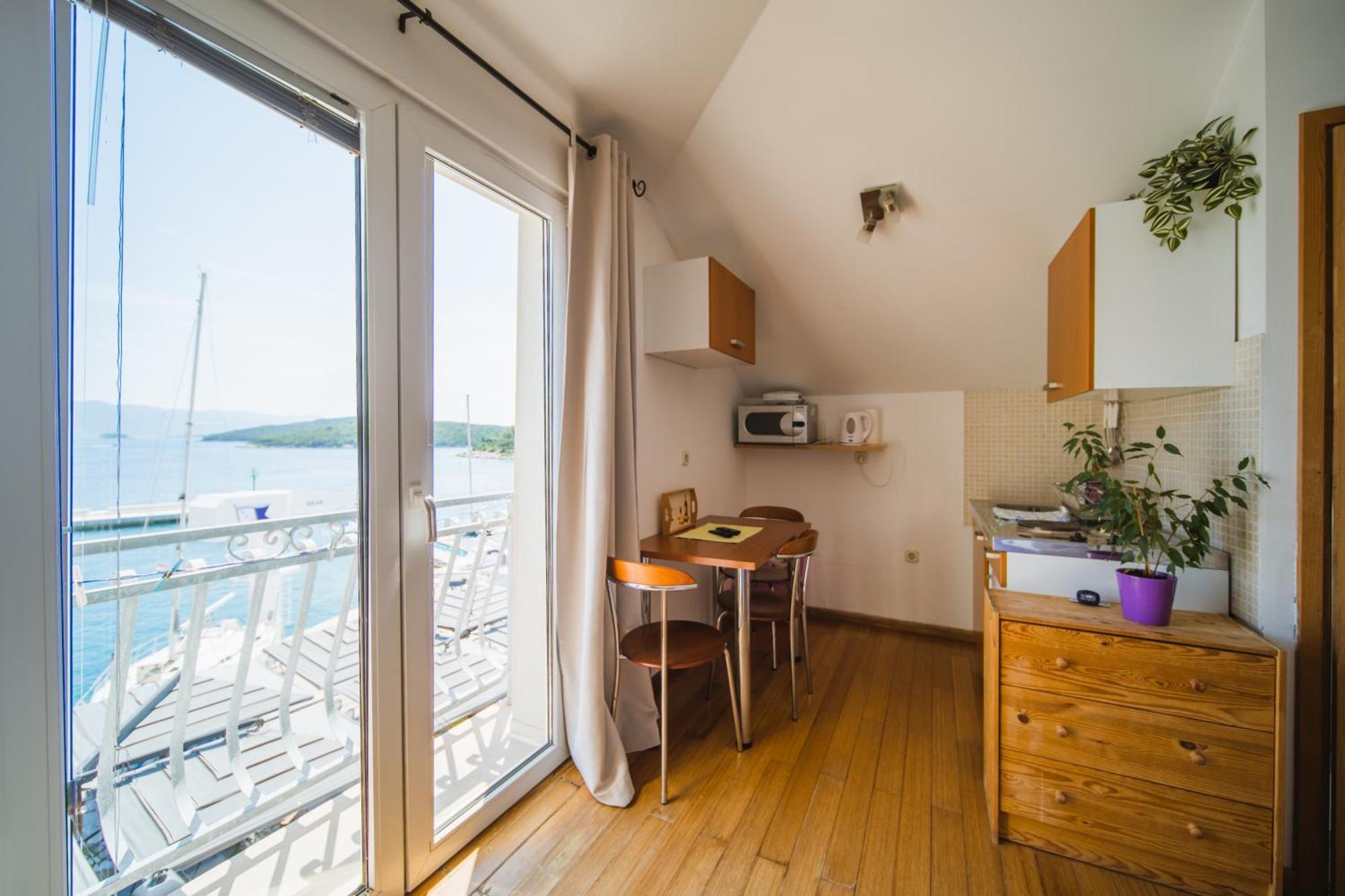 Apartments And Rooms Denoble Korcula Town Luaran gambar