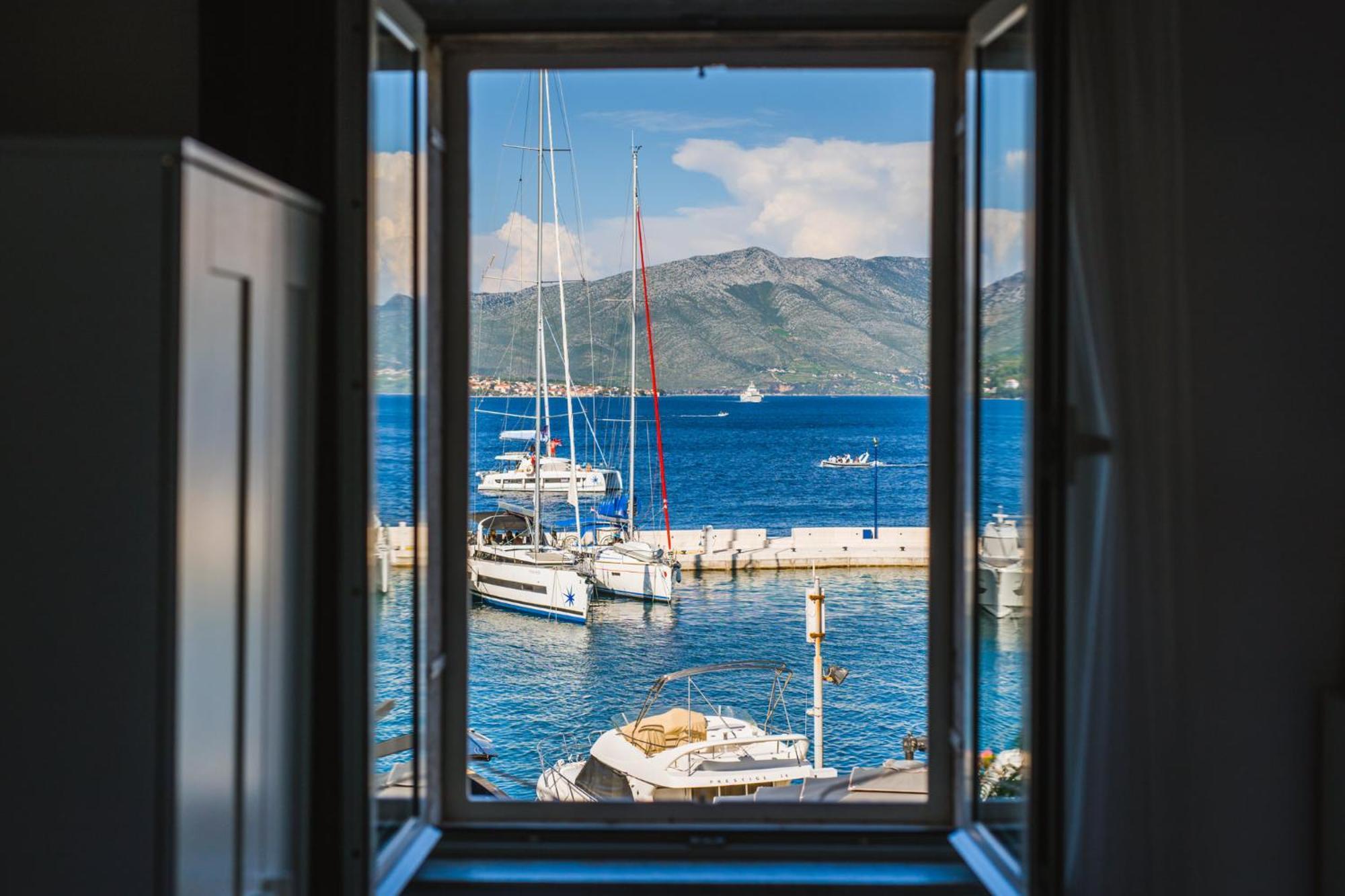 Apartments And Rooms Denoble Korcula Town Luaran gambar