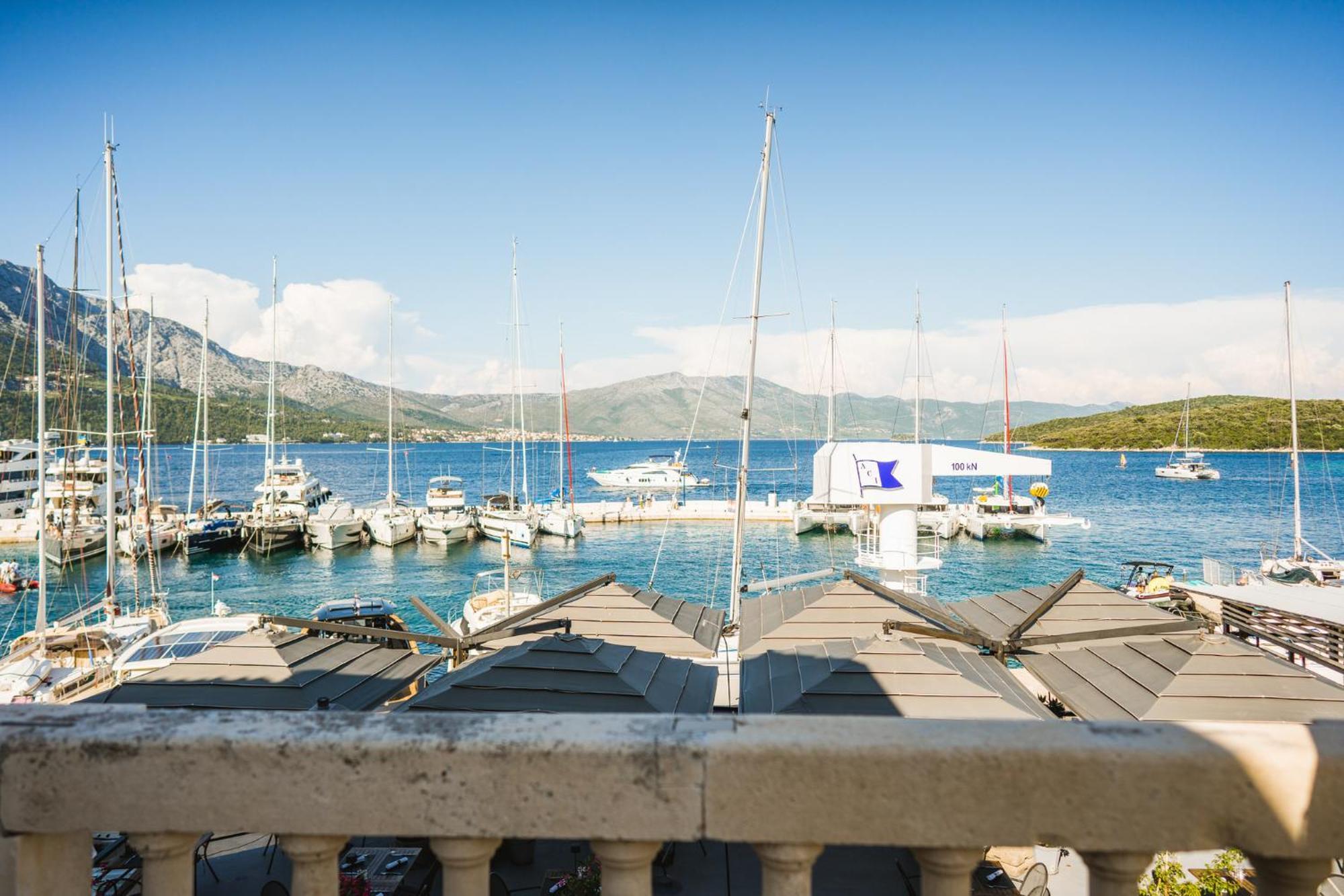 Apartments And Rooms Denoble Korcula Town Luaran gambar