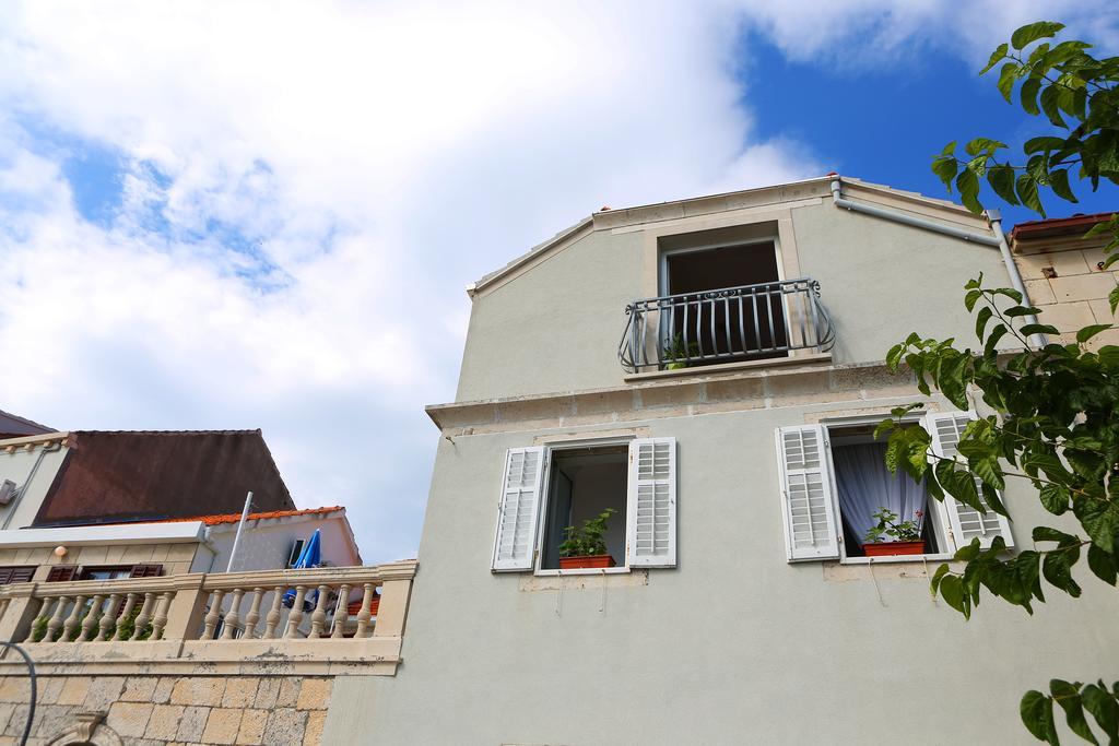 Apartments And Rooms Denoble Korcula Town Luaran gambar